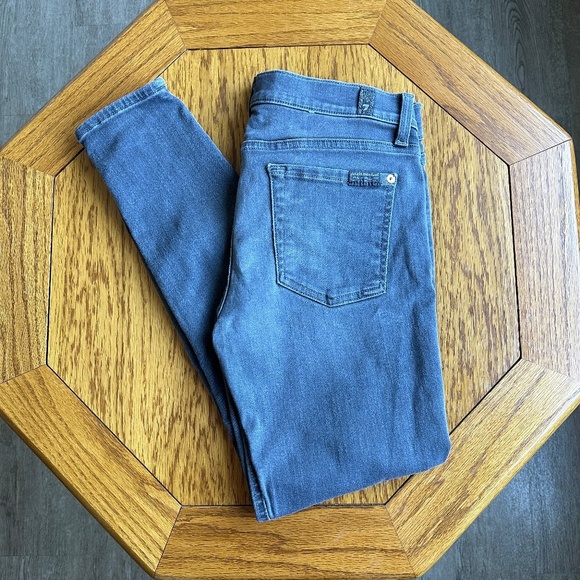 **7 FOR ALL MANKIND* Medium Wash "The Skinny" Jeans Size 30 - Picture 1 of 9
